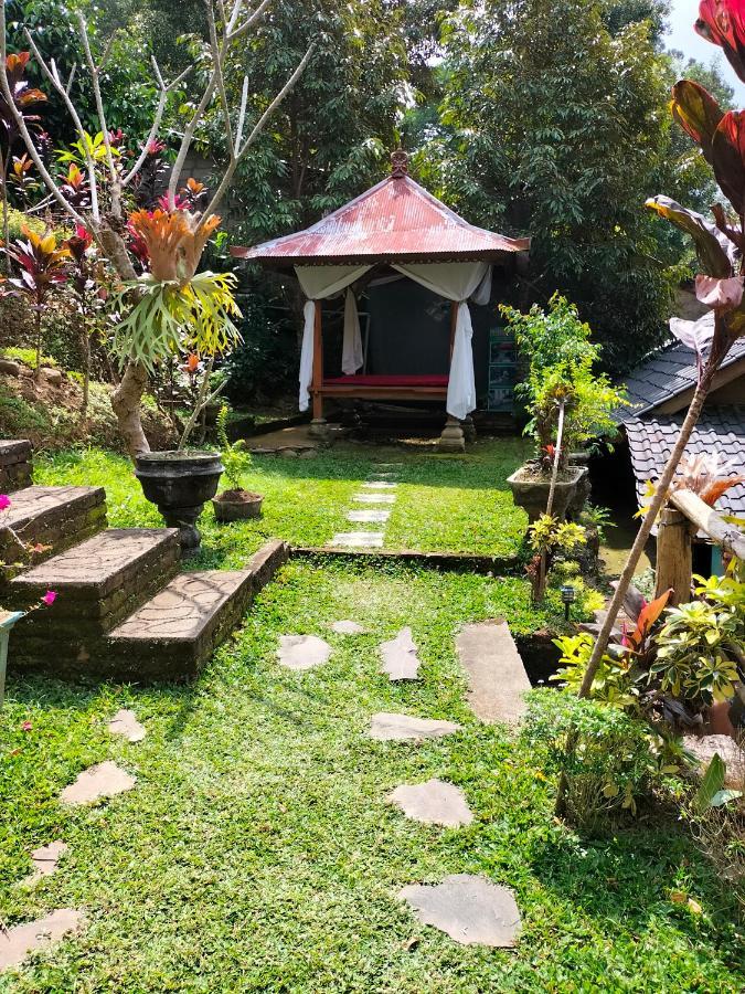 Friendly Homestay Lemukih Singaraja Exteriör bild