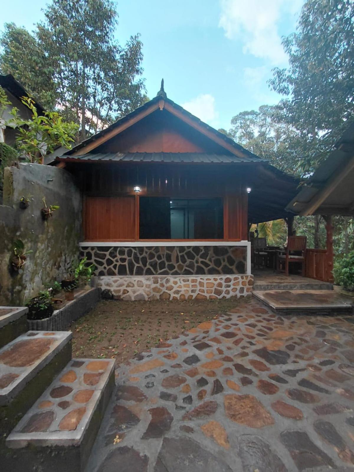 Friendly Homestay Lemukih Singaraja Exteriör bild